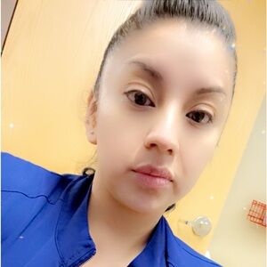 Meet your Posher, Yesenia